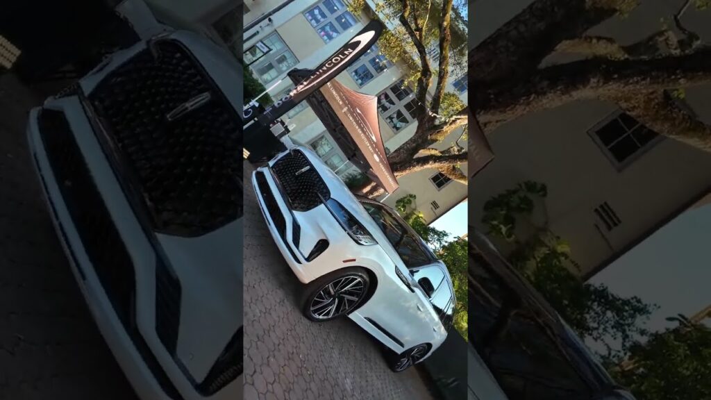 Chauffeured Miami Tour in Lincoln Aviator