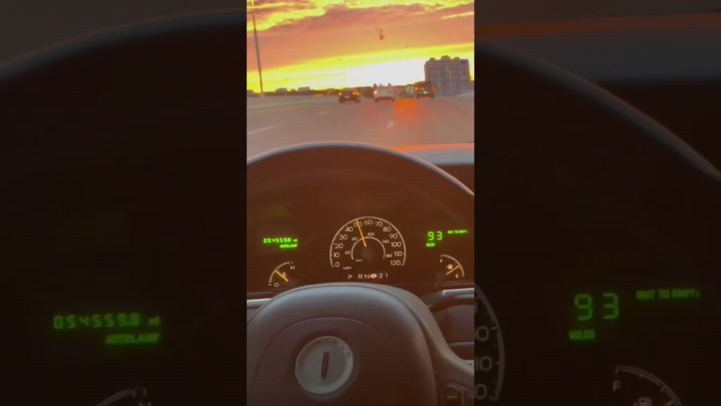Lincoln Town Car Sunset Ride in Miami with Driver
